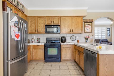 4027 E Hillcrest Ave, Visalia, CA 93292 photo 11