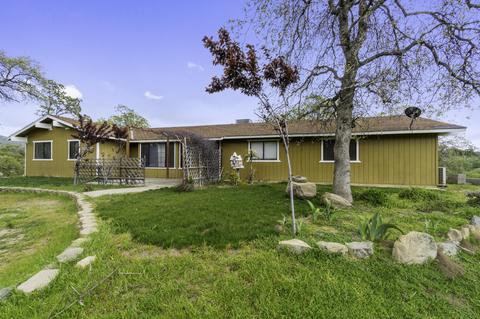 40809 Cornflower Ln, Yokuts Valley, CA 93675