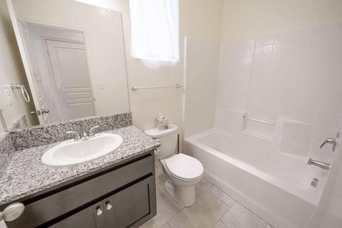 724 E Copper Ave, Visalia, CA 93292 photo 14