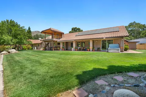 Exterior - 40863 Sierra Dr #D, Three Rivers, CA 93271 photo 4 of 36
