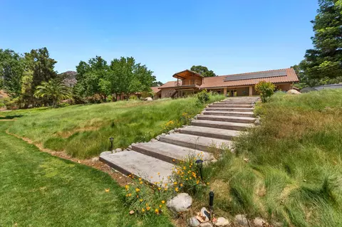 Exterior - 40863 Sierra Dr #D, Three Rivers, CA 93271 photo 21 of 36