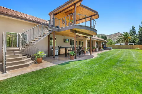 Exterior - 40863 Sierra Dr #D, Three Rivers, CA 93271 photo 5 of 36