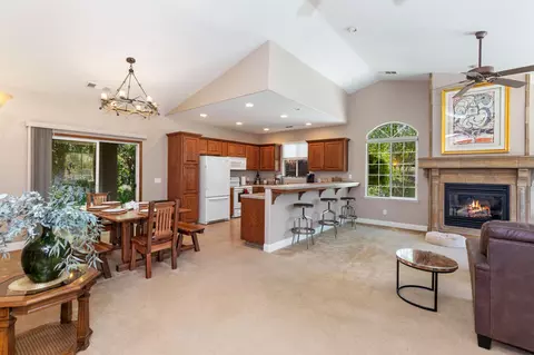 Living - 40863 Sierra Dr #D, Three Rivers, CA 93271 photo 5 of 6