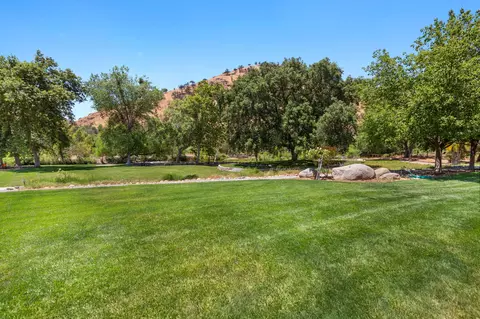 Exterior - 40863 Sierra Dr #D, Three Rivers, CA 93271 photo 24 of 36