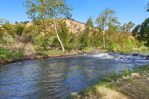 View/Area - 40863 Sierra Dr #D, Three Rivers, CA 93271 photo 14 of 20