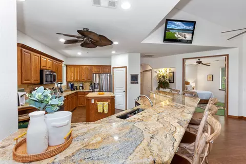 Kitchen - 40863 Sierra Dr #D, Three Rivers, CA 93271 photo 3 of 10