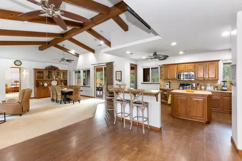 Kitchen - 40863 Sierra Dr #D, Three Rivers, CA 93271 photo 7 of 10