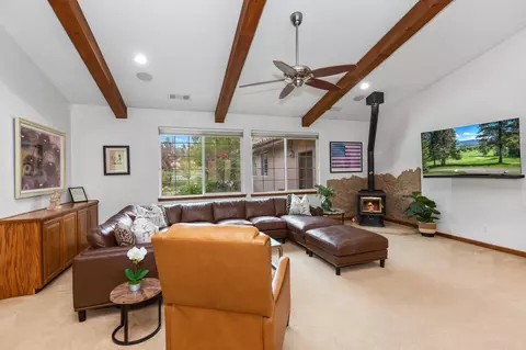 Living - 40863 Sierra Dr #D, Three Rivers, CA 93271 photo 3 of 6