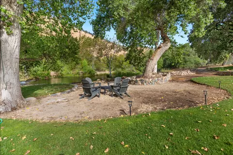 View/Area - 40863 Sierra Dr #D, Three Rivers, CA 93271 photo 12 of 20