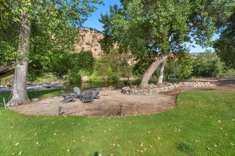 View/Area - 40863 Sierra Dr #D, Three Rivers, CA 93271 photo 7 of 20