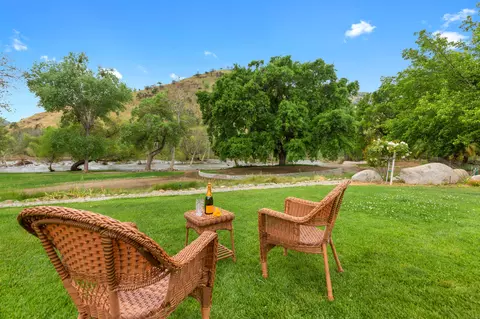 Exterior - 40863 Sierra Dr #D, Three Rivers, CA 93271 photo 33 of 36