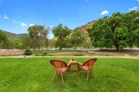 Exterior - 40863 Sierra Dr #D, Three Rivers, CA 93271 photo 32 of 36