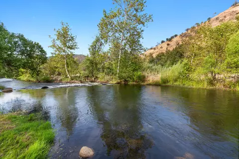 View/Area - 40863 Sierra Dr #D, Three Rivers, CA 93271 photo 13 of 20