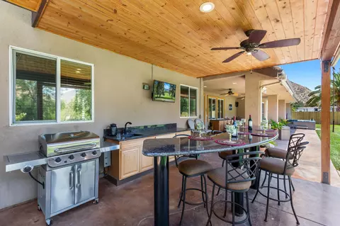 Dining - 40863 Sierra Dr #D, Three Rivers, CA 93271 photo 6 of 6