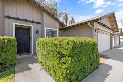 1379 E Brea Ave, Tulare, CA 93274 photo 4