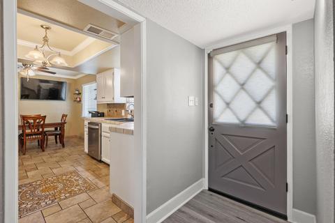 414 E Sycamore Dr, Hanford, CA 93230 photo 9