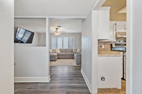 414 E Sycamore Dr, Hanford, CA 93230 photo 8