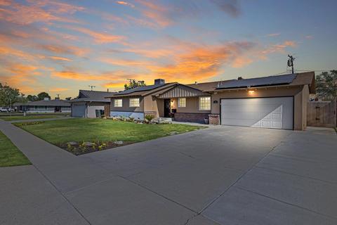 414 E Sycamore Dr, Hanford, CA 93230 photo 2