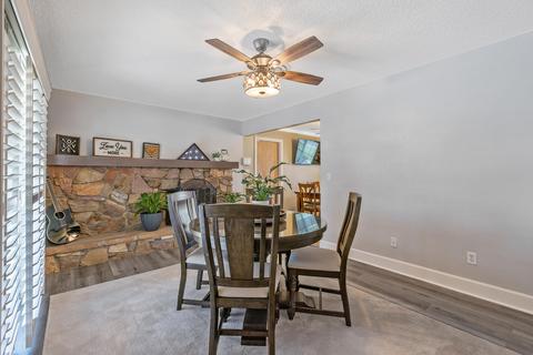 414 E Sycamore Dr, Hanford, CA 93230 photo 17