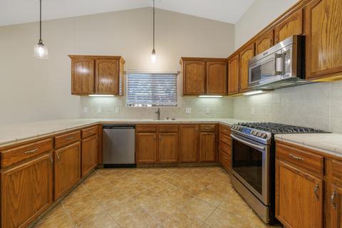 1813 Sutter Cir, Tulare, CA 93274 photo 19