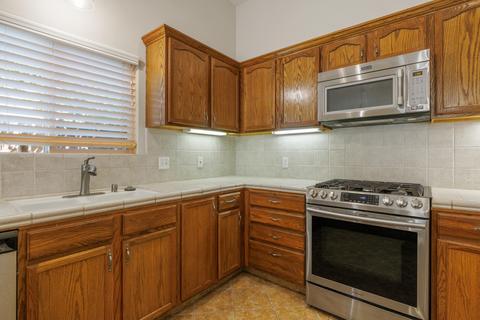 1813 Sutter Cir, Tulare, CA 93274 photo 20