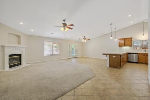 1813 Sutter Cir, Tulare, CA 93274 photo 8