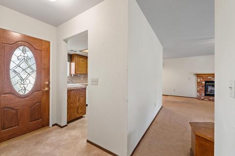 623 Moore Cir, Exeter, CA 93221 photo 4
