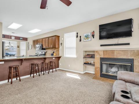 1125 E Cinnamon Dr, Lemoore, CA 93245 photo 7