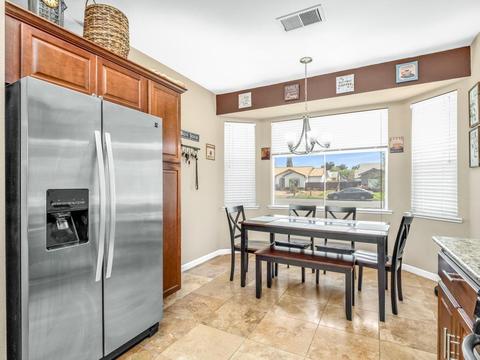 1125 E Cinnamon Dr, Lemoore, CA 93245 photo 11