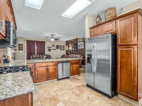 1125 E Cinnamon Dr, Lemoore, CA 93245 photo 10