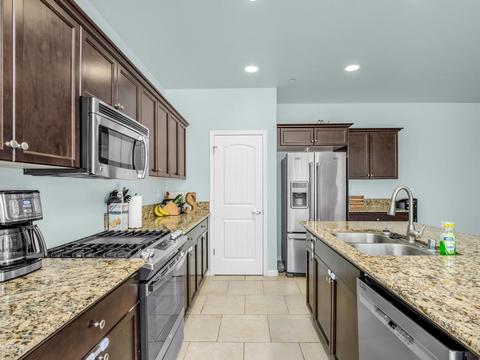 883 Legacy Dr, Lemoore, CA 93245 photo 8