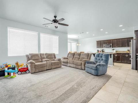 883 Legacy Dr, Lemoore, CA 93245 photo 4