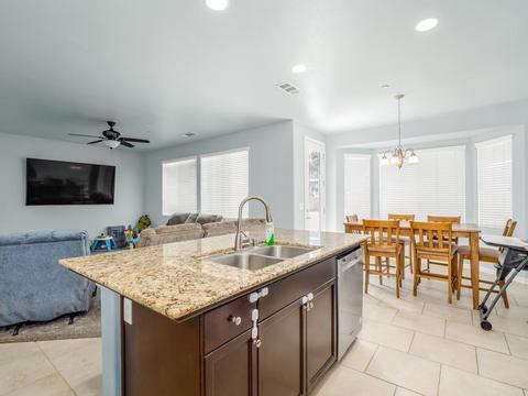 883 Legacy Dr, Lemoore, CA 93245 photo 9