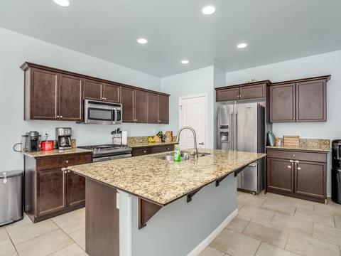 883 Legacy Dr, Lemoore, CA 93245 photo 7