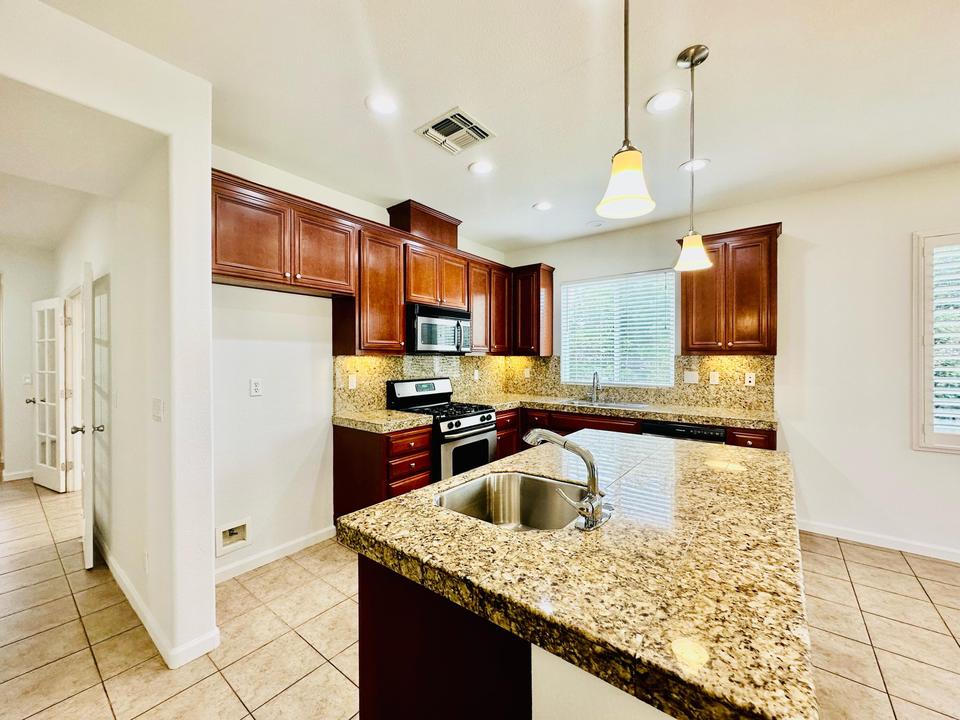  778 Pear Ave, Dinuba, CA 93618 photo 5