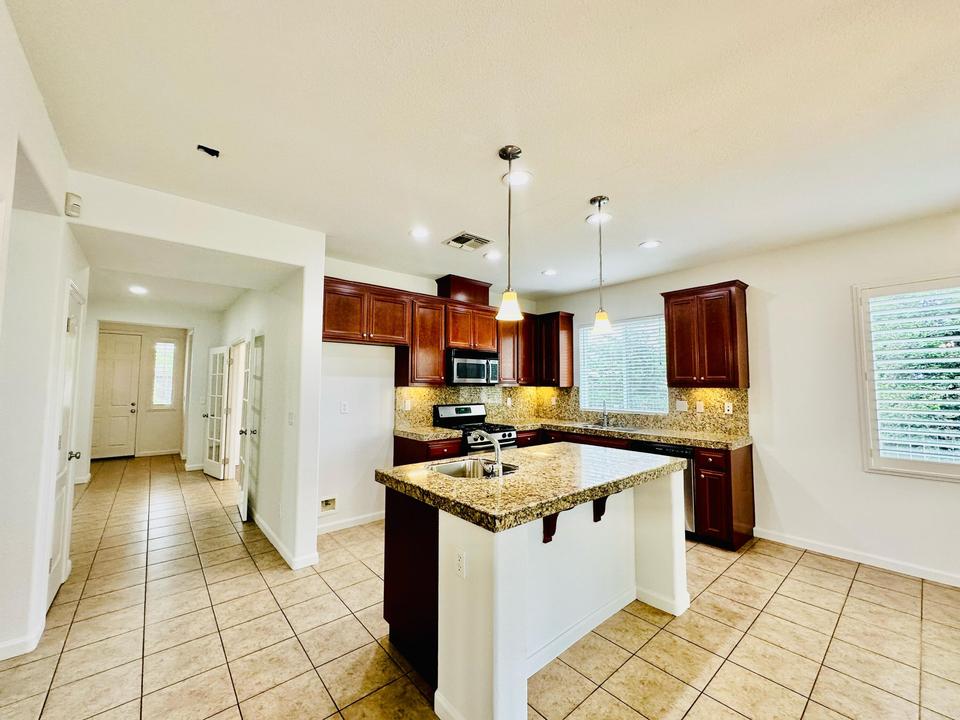  778 Pear Ave, Dinuba, CA 93618 photo 6