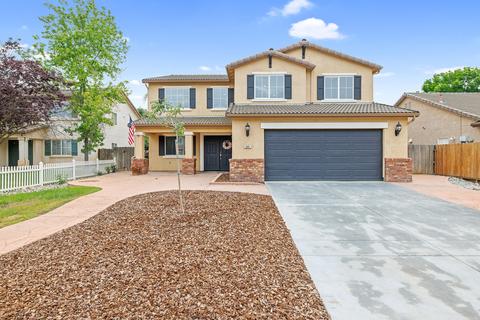 2041 W Picadilly Ln, Hanford, CA 93230