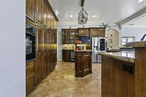 1647 N Corey Ct, Dinuba, CA 93618 photo 12