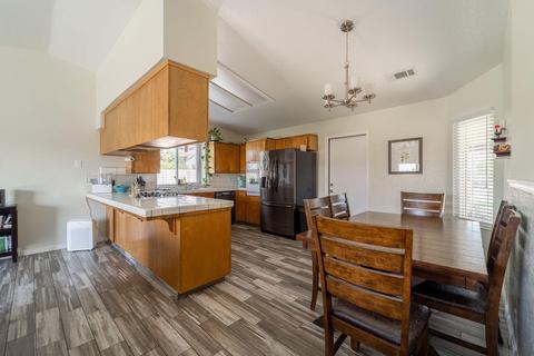 2575 Elsinore St, Tulare, CA 93274 photo 9