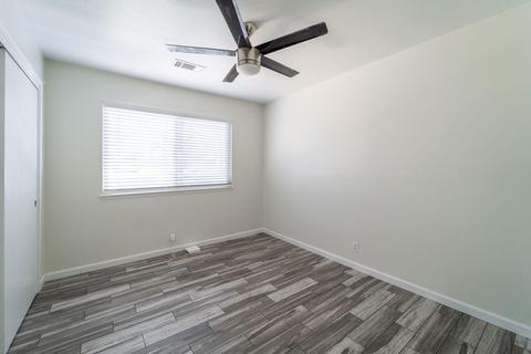 2575 Elsinore St, Tulare, CA 93274 photo 14
