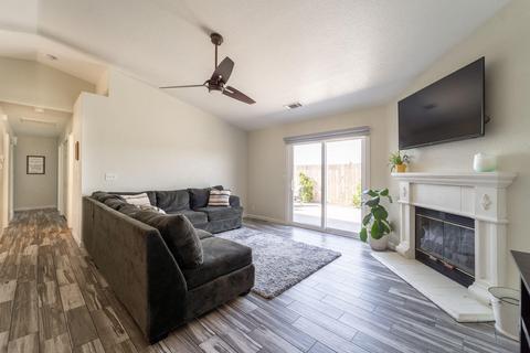 2575 Elsinore St, Tulare, CA 93274 photo 6