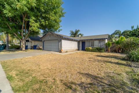 2011 Berryhill Ave, Tulare, CA 93274