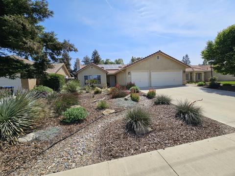 112 N Manzanita St, Visalia, CA 93292