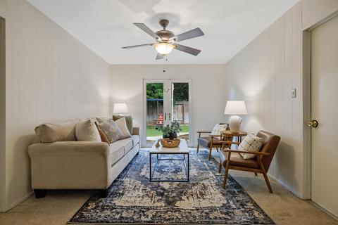 2404 E Howard Ave, Visalia, CA 93292 photo 4