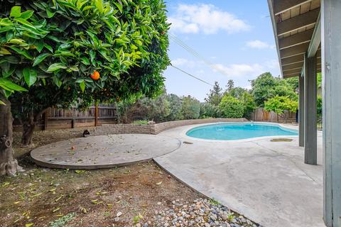2404 E Howard Ave, Visalia, CA 93292 photo 28
