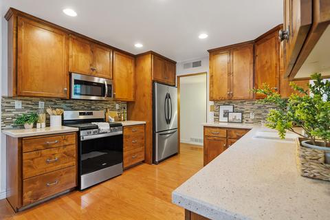 2404 E Howard Ave, Visalia, CA 93292 photo 9