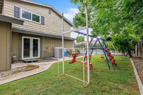 2404 E Howard Ave, Visalia, CA 93292 photo 32