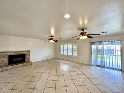 3117 E Laurel Ave, Visalia, CA 93292 photo 4