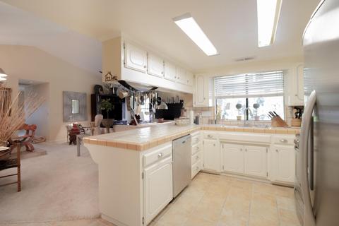 813 W Vine St, Exeter, CA 93221 photo 16