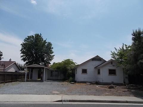 1575 Pioneer Ave, Porterville, CA 93257